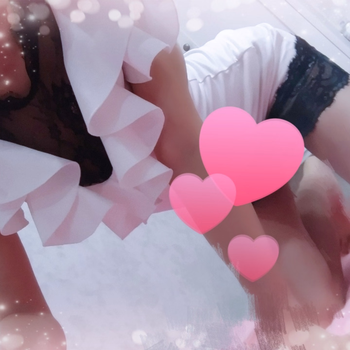 おはようございます
みふゆです🌸



ようやくお家で使ってた
冬用こってりボディークリームを今朝消費しきって

るんるんの私です(ง  ᵕωᵕ)ว♪



乾燥肌だから潤したいけど
冬用はこってりしすぎて
ちょっとやだ！って

わがままお肌なのです🙂‍↕️🙂‍↕️



どうせ使うからって大きいのやまとめ買いしちゃうけど…
今年の冬は買う量考えないとかな？




本日11時から出勤してます
お時間合いましたら是非🌸

ご来店、ご予約お待ちしております(♡ᴗ͈ˬᴗ͈)