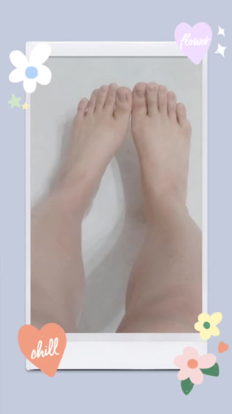 すごい沢山動くでしょ🤭  


足、器用なんです



いつか✊️✌️🖐️できるくらい
器用になれたらなぁなんて( ᎔˘꒳˘᎔)



動画みたいに
足の小指だけって動かせる？