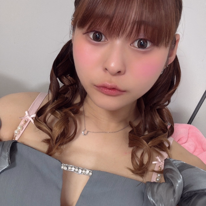 顔がまんまる🙆‍♀️

梅雨の本指名さま祭り☂️
雨の中ありがとうっ！

このあともご予約あるみたいで… ⸜(* ॑꒳ ॑*)⸝♡
わくわくです🫶

19:00頃から🈳あると思います💭
しっとり遊びましょ〜🫧