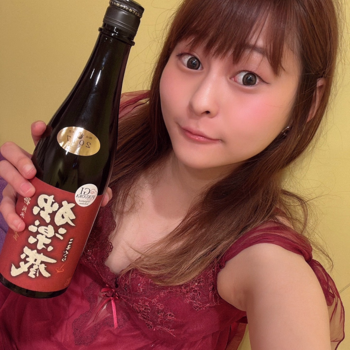 おそもに🌙らむです🐑🪽

博多でもらった日本酒自慢꒰ᐡ˶ᐡ ˙̫ ᐡ˵ᐡ꒱🎶

ご当地のお土産もらうとすごくテンション上がっちゃう、、
今から飲むの楽しみ⸜(* ॑꒳ ॑*)⸝♡

明後日から松山🍊
なんのみかんジュース飲もうかな🍹💭
