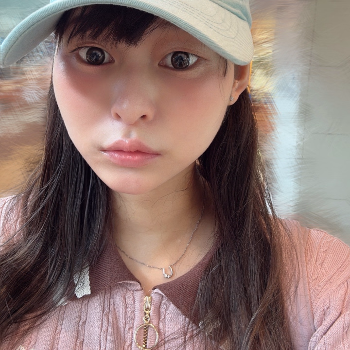 松山ついたよ〜✈️🍊

気づけば約1ヶ月半ぶり！
お久しぶりになっちゃいました🥺

そしてお顔載せるのも
めちゃくちゃ久しぶりな気がする🫣笑

忘れられてないかな〜🐑💭
ちゃんと覚えてる？笑

明日から7日間います♡

実はこの後の予定がまだ全然決まってなくて、
しばらくお休みするかもだし
次に松山来るとしても12月頃になるかも…！

なので今回会えたらうれしいな〜🥹💕

お久しぶりさんも
はじめましてさんも大歓迎です🫶🏻

「会いたかった〜！」って来てくれたら
めちゃくちゃ喜ぶと思います🐑♡笑

明日から7日間、
いっぱい楽しいことしよ〜🫧

よろしゅっ‼️