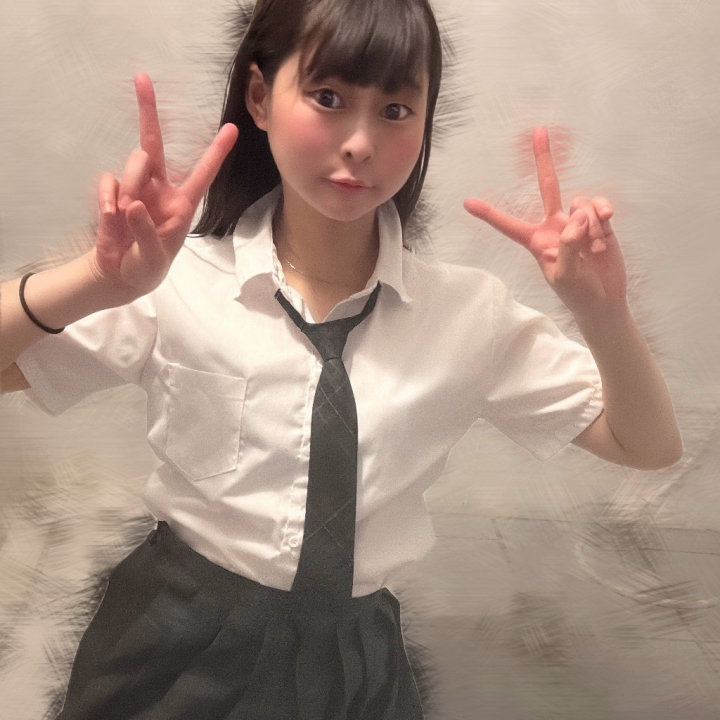 ✌︎︎︎⸜(*˙꒳˙*)⸝✌︎
松山もあっという間に明日で終わり🥲
たくさん制服を
着させてもらった気がする💞
今日も残り少し🤏
お誘いお待ちしてますっ