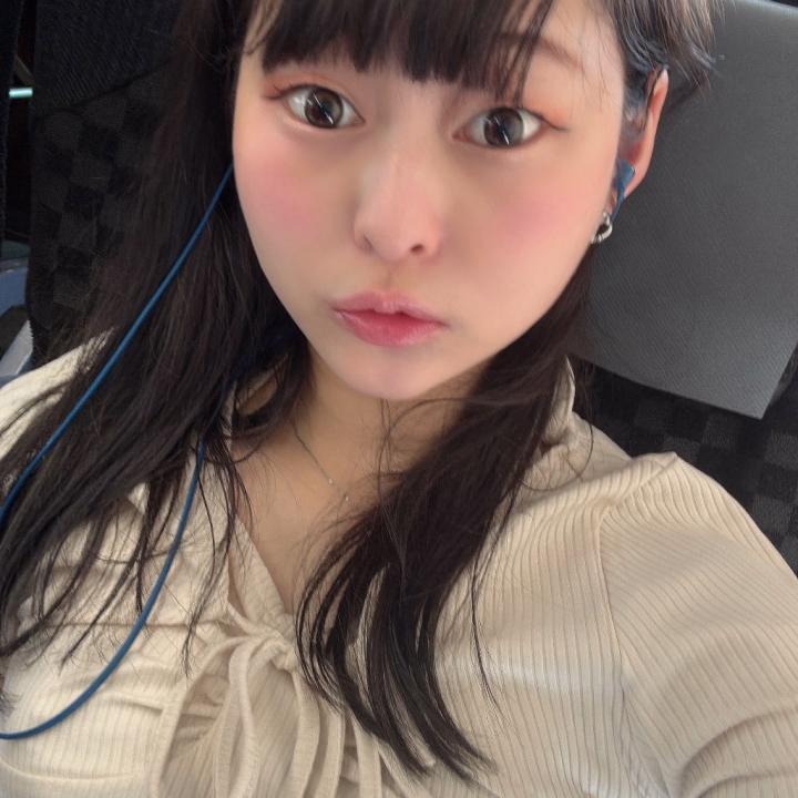 とんでもなく紐まみれの服買った🎀
🍞も紐だし、
トップスも、ボトムスも紐😂
私はいつかヒモになりたい……🧵
夜の枠奪いに来てね(⸝⸝ɞ̴̶̷ ·̫ ‹⸝⸝ᐡ)~⭐️