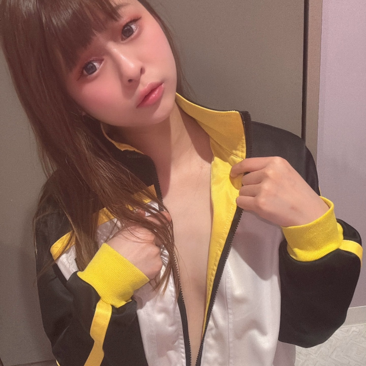 らむです🐑🖤
最近、
「また来ちゃった😝」って言ってくれるお兄さんが増えてて嬉しいの🫶
なんかね、
会うたびちょっとずつ距離近くなってく感じが好き꒰՞⸝⸝⊃ ·̫ <՞꒱💭
はじめましてもドキドキするけど、
「おかえり〜」って出来る時間って特別だよね🙂↕️✨
土曜日だし、
今日はいっぱい甘やかしたい気分🐑🪽
らむに会いにきてくれたら嬉しいなっ𛰙᭜𖫴𖫰𖫱𖫳𖫲𖫲𖫳𖫴𖫰𖫱꛰ ᭜𖫴𖫰𖫱𖫳𖫲𖫲𖫳𖫴𖫰𖫱꛰ಣ