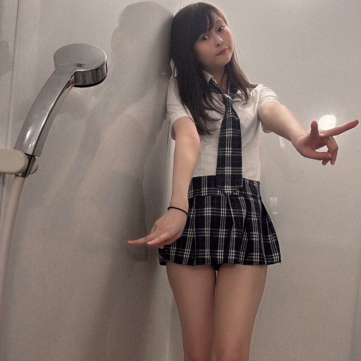 ✌︎︎︎⸜(*˙꒳˙*)⸝✌︎

久しぶりにエビスとも会った🐈
寝ていた……
つられて眠たくなってきた😪