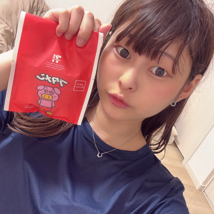 おはもに☀︎
ブタメン味って何だろう💭
と思いながら食べた…
最後までよくわからなかった😂
長いおやすみ(?)も今日で
〜完〜
明日からよろしゅ🐑