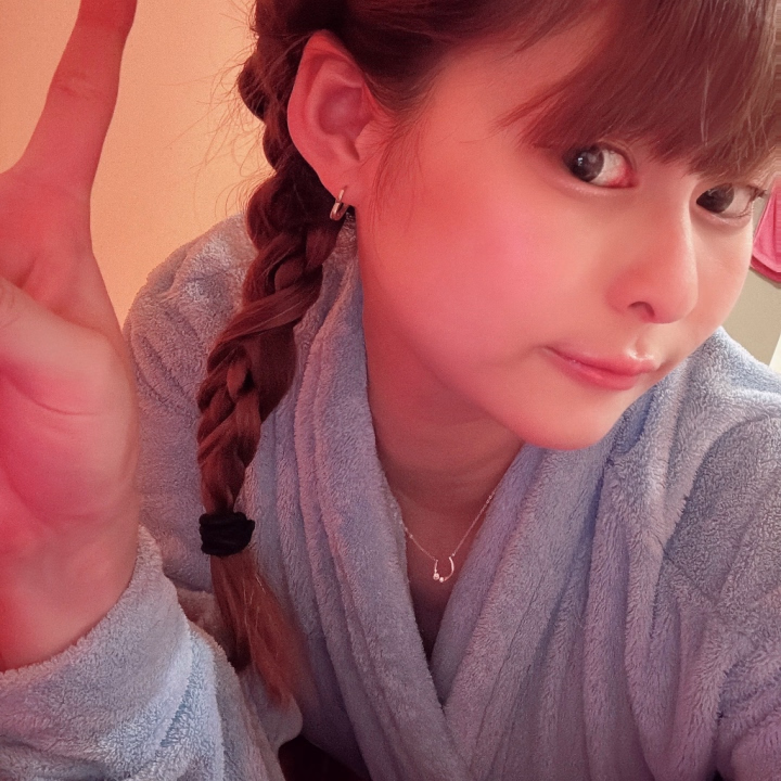 暑がりの私はLIVEカメラで花火を見てます🎆

花火の音だけでもすごい😳