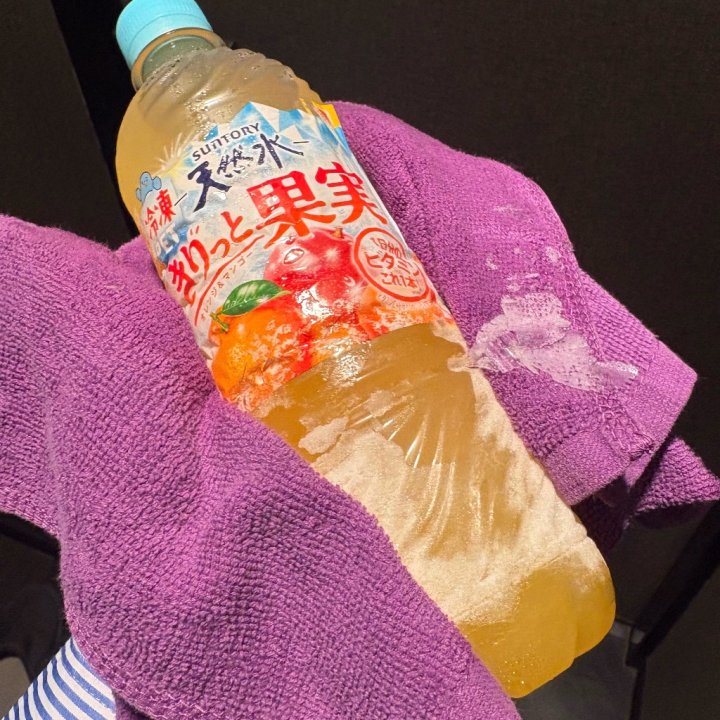 凍ってるタイプの飲み物🍼
夏を感じてます🍉
キンキンの飲み物
お風呂上がりに乾杯するの幸せ( 🩷˙꒳˙)
お茶で……やりましょうっ🍻
午後もお誘いお待ちしてます🐑