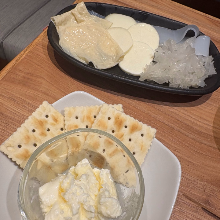 おはもに☀︎らむです🐑🪽

昨日はなんだか白いものを
たくさん食べました😝
天使界隈…？

明日から松山市民〜°+*
6️⃣月も素敵な出会いがありますように🍊
楽しみにまってます⸜(* ॑꒳ ॑*)⸝♡