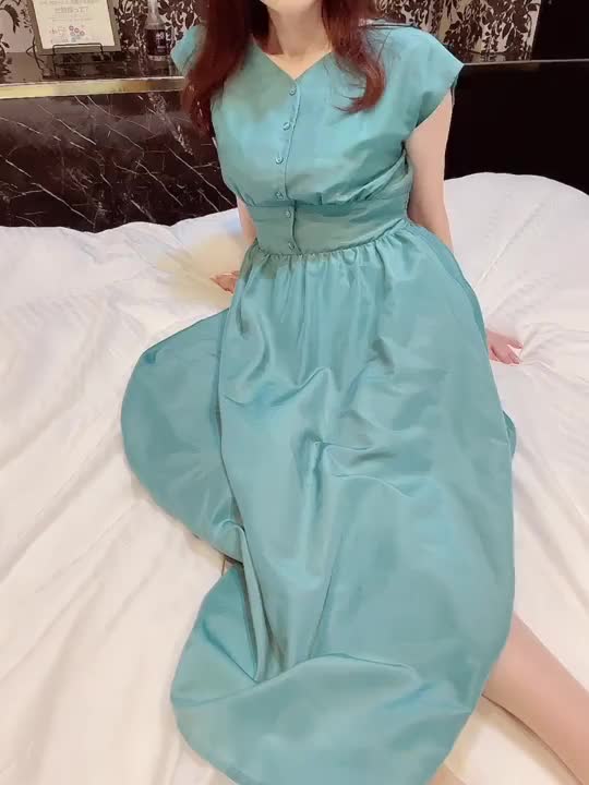 夏のワンピース👗💕ひらひらするから覗かれちゃいました🙈💞
