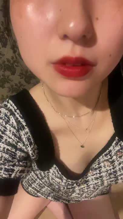 ちょっと違うアングルからも取ってみたよ❤️

この3日沢山水分飲んでるせいか
体の調子がとっても良いです、、！
お肌スベスベ⭐️

お客様にも100%の確率で
やっば🙌💕って言われます🫶
（嬉しい、、！）

あともう一つ言われることは
よーく喋るね🗣️😂😂
面白い元気出る笑笑
（悪い意味じゃなくて良かった笑笑！）

絶対に居心地の悪い空間にはしません😂😂😂
ゆったりしたモードでもお客様に合わせた素敵なお時間にさせてください❣️

午後のご予約もお待ちしてます！

まずは10時45分〜でしたら65分枠のご予約先着一名様だとれます！！！
何か時間空いたなぁってなったらぜひ！、！！！！！！


ことか