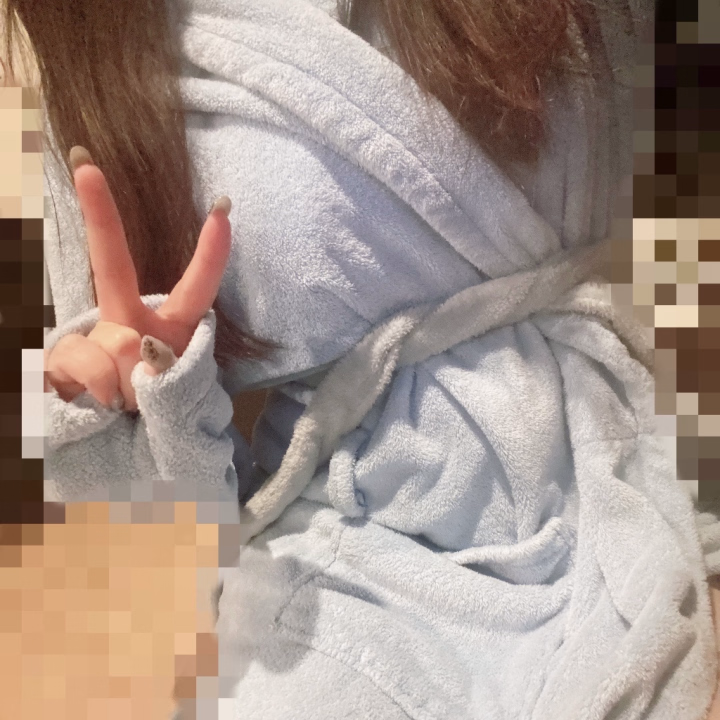 今日も一日お疲れ様でした😻
はとりは今日も水戸にいるよん❤︎

次五反田行ったときドレスの写真
いっぱい撮るから楽しみにしててね❣️