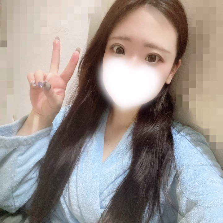 おはようございます🔆
このあと12:00からいるよん✌🏻💕
大雨だね〜☔️☔️☔️
湿気で髪の毛がボファってなってる😞💧
お越しの際はお気をつけて😿🫧