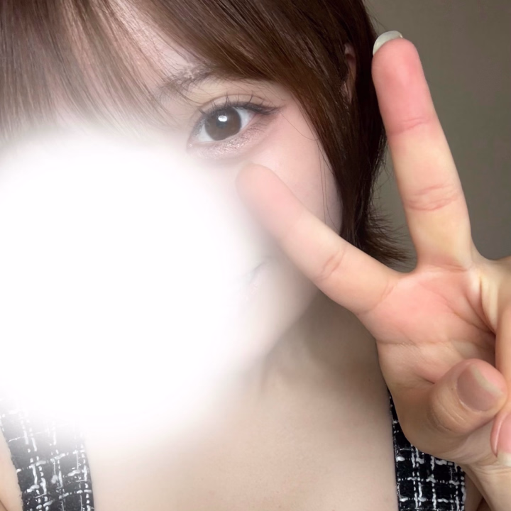 らきです🌟今日も完売ありがとうございました☺️

今日は本指名様が4名様中3名様も😭またらきに会いたいと思って来て下さるのはとっても嬉しいし、安心感があるし、絶対幸せになって帰って欲しいって思うので終わった後にトークで感想来てるとホッとします😚今日もほんとにたくさん癒された〜☺️差し入れもありがとうございます🙇‍♀️

はじめましての方にもまた会いたいって言ってもらえて嬉しいです(*^^*)差し入れもありがとうございました！

今後の予定なのですが、7月後半は大学のテストでカリカリ勉強しないといけなくて😵‍💫7月はこの予定のみの出勤になります😭💦

✨️今後の出勤予定✨️
────────────
7/3(金) 18:00-24:00 🈵

7/11(土) 9:00-14:00
🈳11:20-(50分のみ)

7/13(月) 15:30-22:00 🈵

7/14(火) 19:00-23:30 🈵
────────────
（本指名様のみ 7/9夜 ご相談下さい🙇‍♀️）

8月の出勤予定は決まり次第お知らせします✨