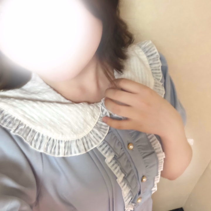 らきです！今日は体入2日目✨️
1日目よりもリラックスできてるかな、、！今日もいろいろ挑戦したい！

ご予約して下さってるお兄様方、ありがとうございます！
ほんとにうれしいです😭✨いっぱいイチャイチャしましょう🎶

早くみなさんにお会いしたいです☺️
お気をつけてお越しください( ˊᵕˋ*)

本日は24時までいます🙋‍♀️💖
