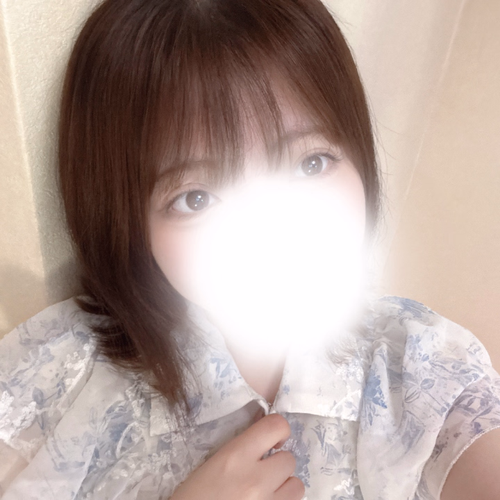らきです！今回の出勤もとってもいい日になりました☺️🎶

まずは、らきにとって✨️初✨️の本指様Mさん！！
今日も我慢できなくて大変だった🤭
次の予約もすでにいただいてるのでまた会えるのが楽しみ(>ᴗ<)

そして他にも今日はほんとに素敵な出会いが多くて、、大阪からいらした方と意気投合してすごい盛り上がっちゃったり、楽しすぎておしゃべりが止まらなかった方がいたり、叙々苑がいたり、、ほんとにいい一日だったな〜〜！！
絶対また会いたいって思う方しかいなくて、らきは幸せ者だ〜☺️💞

今日はお兄様方全員に「可愛いね〜」「癒される〜」「また会いたい〜」「ほんとに幸せ〜」ってお褒めいただいて、らきは完全に調子に乗りました😚

皆様また会いたいです！会いに来てくださいね。。😌💗

✨️今後の出勤予定✨️
───────────────
6/17 15:00-22:00(🈳20:40-22:00)
6/22 18:00-22:00(🈳20:00-22:00)
───────────────
(トークで予約できます🙆‍♀️)