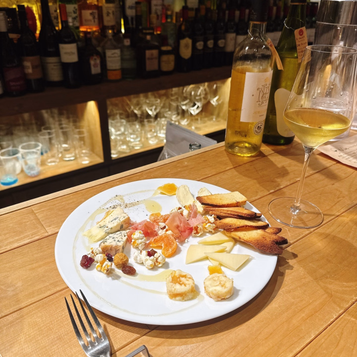 友達の推しのお誕生日会🎂🥂✨しました💖


普段ワインは全く飲まないんだけど
久々に飲むと美味しくて
ゴクゴク飲んでしまった(՞ o̴̶̷̤  ̫ o̴̶̷̤ ՞)笑

案の定本日二日酔いです✌️

低気圧もやばい☔️ので引きこもりdayとして
ゆっくり休みます٩(•ᴗ• ٩)🍥


のん