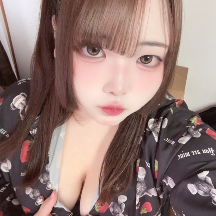ねおです！おはよう☀️
今日は15時から出勤してます！
お兄さんのこと待ってるよ♡