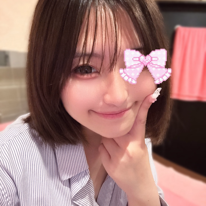 おはよ〜🔅おとかです🧸💭

今日も米子24:00まで出勤してます✅

今日もシャツストライプだった👔🩵

おとは、笑うと目が細くなっちゃうタイプ☺️

「笑顔がすてきだった」
「たくさんお話ししてくれた」

とか感想もらえておとすごく嬉しい🥰

1週間しかいないのに
リピートしてくれるお兄さんとかいて
ほんと幸せな日々だよお💗

まだまだ待ってるよん❣️