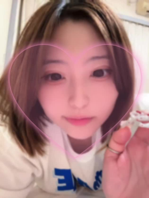 夜遅くにやっほー！おとかです🧸💭

今日もたくさんのお兄さん
来てくれてありがとう❣️

今日はフォローしてくれてるお兄さん限定で
おとからのビデオラブレター💌

おとがなんて言ってるかわかるかな？？😳