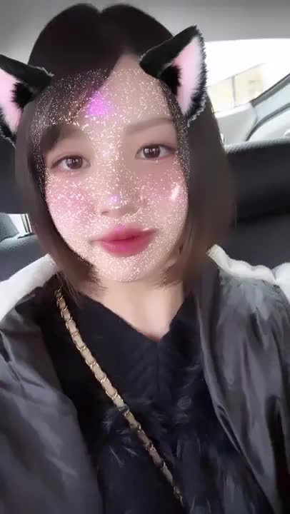るなにもボブ時代あったの😳


みんなはロングとショートどっちがいい？？