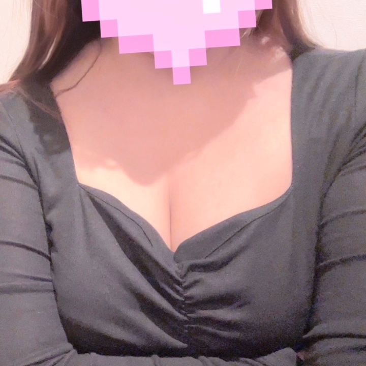 やっほーᩚฅ^ . ̫ . ^
先程遊んでくれたお兄様
ありがとうございました💖
色々ご指導ありがとうでした🥺
バーガーキングできるの楽しみだね( ᴗ̀ ̫ᴗ́ )
そしてそして
このあとご予約枠空いてるので、
よかったらりまと一緒に気持ちいいこと
しーましょ꒰՞ɞ̴̶̷̥⩊ɞ̴̶̷̥꒱֯💕
全力で楽しませるね🐣🩷