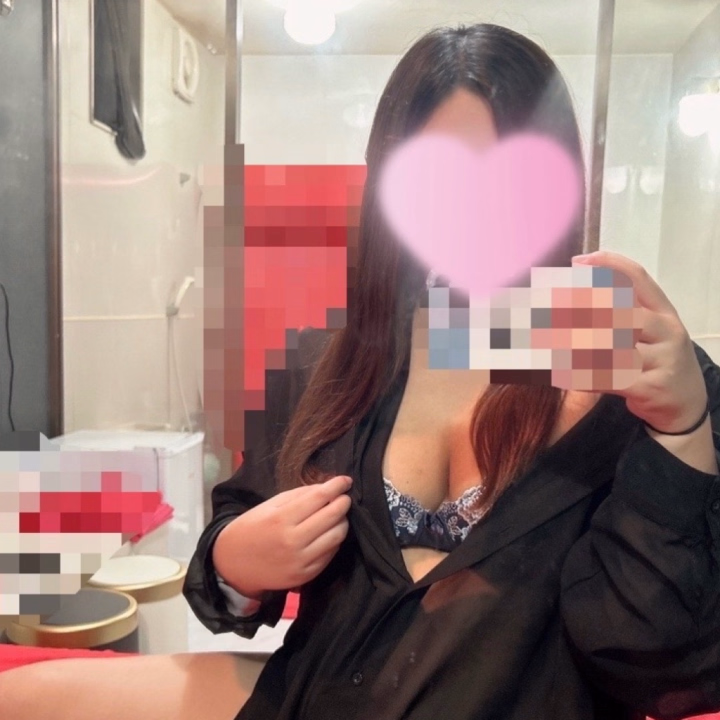 お兄様はもう起きた頃かな？🥺

りま最近気づいたんだけどね…

朝からするえ♡ちって
幸福度めちゃくちゃ高いんだね…（ ᴗ ̫ ᴗ ）💖

起きたばっかりのお兄様と
ゆっくりくっついて過ごせたら
絶対しあわせだろうなぁって🤤🩷

朝からりまと一緒に幸せな時間
過ごしてくれるお兄様いるかな？🥺

いっぱいくっついて
一緒に気持ちよくなれたら嬉しいな…( ⸍ɞ̴̶̷ ·̫ ɞ̴̶̷⸌ )♡