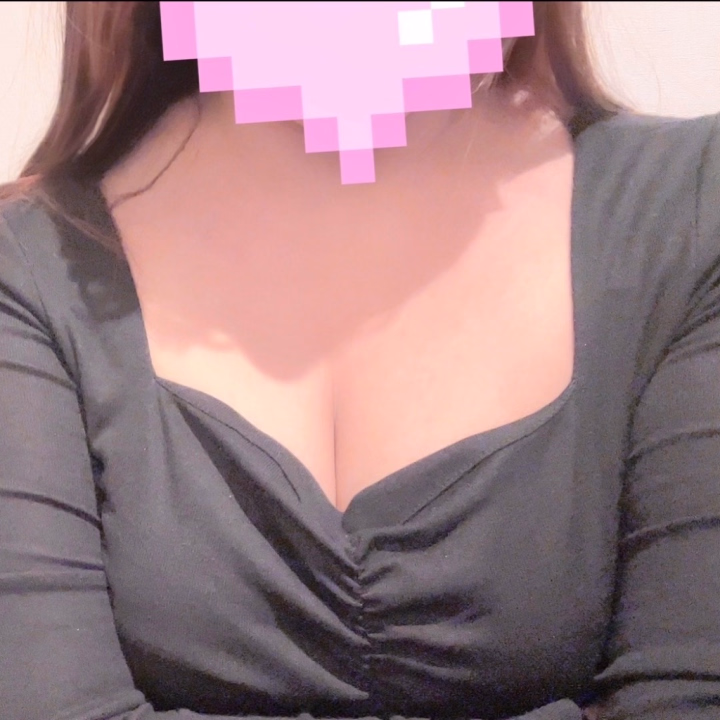 りまね、普段はMなんだけど…⸝⸝ᴗ ̫ ᴗ⸝⸝

最近ちょっとSにも
目覚めてきちゃってるみたい…🥺💭

お兄様が気持ちよさそうにしてる顔を
みるのがすっごく好きなんだ🤤🩷

「もっとみたいな〜」って思っちゃうの

だから沢山ご奉仕したいし、
お兄様の好きな♡♡♡とかも知りたいの

教えてくれる？( o̴̶̷᷄ ·̫ o̴̶̷̥᷅ )