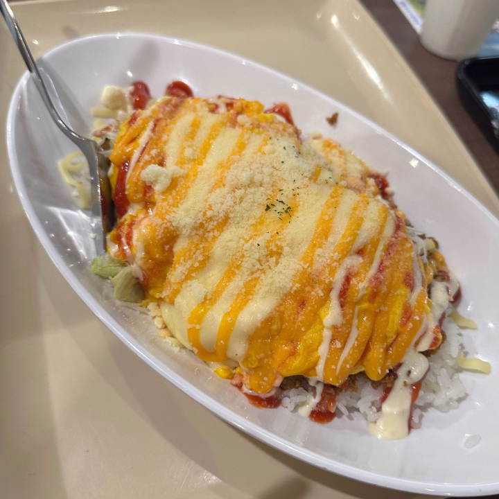 沖縄2日目♡♡

万座ビーチで水上アスレチックして、ライカムで夕飯食べたよー😊
タコライス大好きー♡♡

明日はシュノーケリングとパラセルやるよーん‼️
明後日はプライベートビーチでマリンスポーツ😍🙏

また更新するねー♡♡