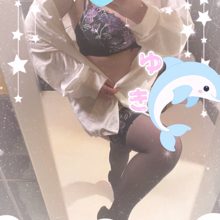 こんにちは💓
本日出勤してます〜
エテルナ月曜割引🈹

雪とイチャラブしよ❤️

エテルナ  京都店
雪村さなみ🌸