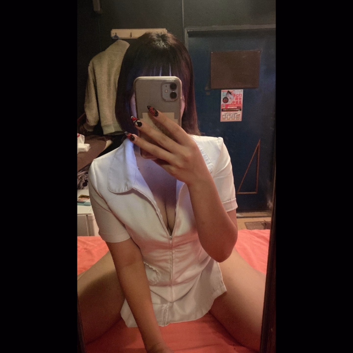 後ろからお尻掴まれて

トントン細かく突かれる好き🙈💕

寝バ⚪︎クでお尻の弾かれる音とか

興奮しちゃう🙈
