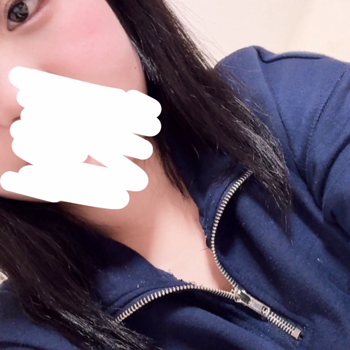 皆さんおはようございます☀️

なんと本日朝から出勤してます！
親知らず抜歯を控えているので一旦明日からしばらくお休みになります🥺

埋まっちゃう前にはやく会いに来てね