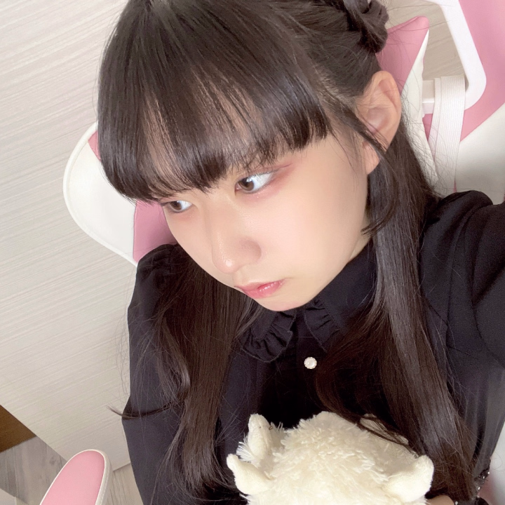 🍓お客さんとの恋愛ってアリ？🍓

私はアリだと思うんだよね😗

いや、なんかお客さん側は
私のことプロだと思ってるけど😗

私ただの学生で
ただ普通に、バイトのように電車ですすきの行って
メイド服着てエロいことしてるだけなわけだから😗
プロ意識とかないし😗
別にお客さんとは素で話してるし😗

本当にこの人なら愛せるなって人と出会えて
この仕事を辞めて欲しいって言われたら

辞めるのかもしれない😗


まだ居ないな白馬の王子様
彼氏募集中👅🤣🤣🤣🤣


って言いながら仕事仕事で
仕事大好きなんだけどね〜🥦