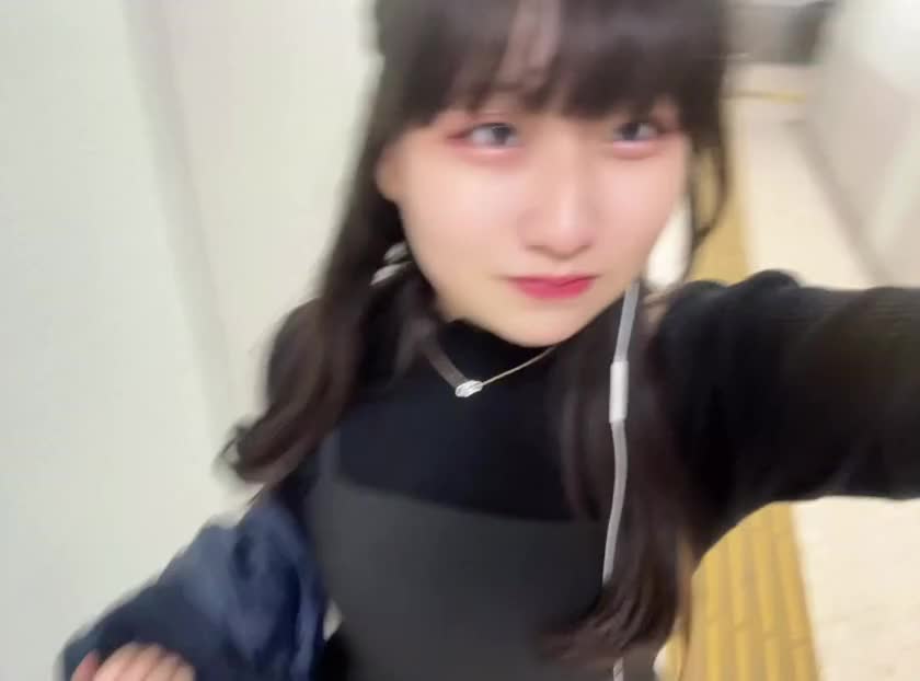 酔っ払うと、寝て起きたら
よく分からない自撮り増えてたりする