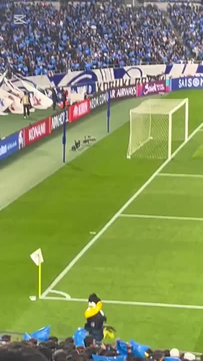 昨日はサッカー観戦してきたよ✨


本戦出場を決めた瞬間を会場で見れて最高でした😭


スポーツ観戦はほんとに楽しい♥️


ガチャガチャもポップコーンも南野くん出ず…。私の南野くんどこ？(･ω･ = ･ω･)


次は神宮参戦予定😊