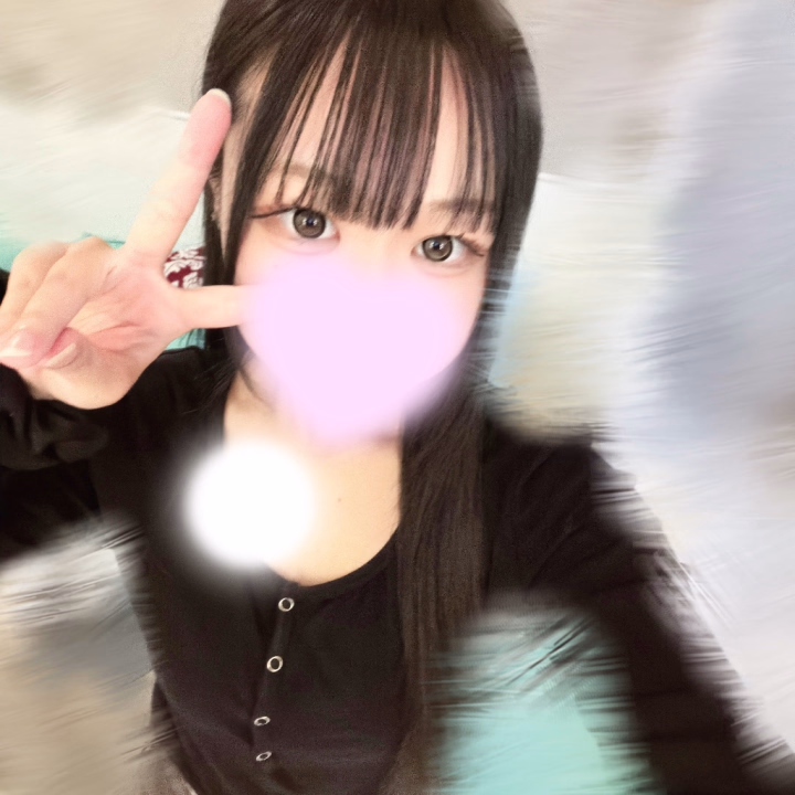 14時になったね💕︎
ちょっとひと休みしてるお兄様もいるかな??
みほりは今日も元気にお待ちしてます!!
少しでも会いたいなって思ってくれてたら嬉しいなっ(´•ω•`๑)♡
会いに来てくれるの待ってるねん♡