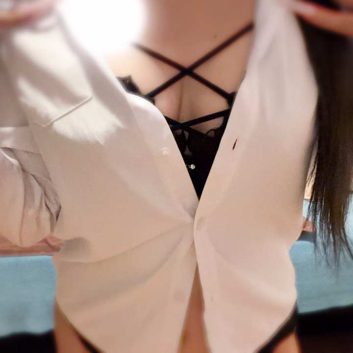 お兄様へ

みほりです！
 今日もみほりのこと、思い出してくれてますか？🫶

みほりはお兄様の癒しの存在になりたいなもしもお兄様が疲れていても、みほりと一緒にいる時間だけは、全てを忘れてほしいなっ

みほりの柔らかい身体に触れて、優しく抱きしめてくれたら、きっと元気になれるはず❤️ 
お兄様の気持ちを明るくする、それがみほりの使命だと思ってる！

みほりはお兄様の為に何でも頑張っちゃう！

お兄様のご来店、心からお待ちしてます！今日もみほりのこと、考えてくれたら嬉しいなぁ💕