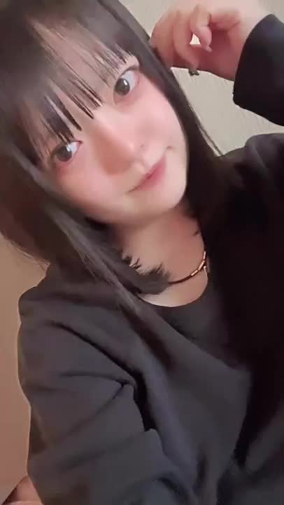 おはようございます🍀

只今起床しましたぁ🥱

すっぴんなので今から魔法をかけて可愛くなります🩵