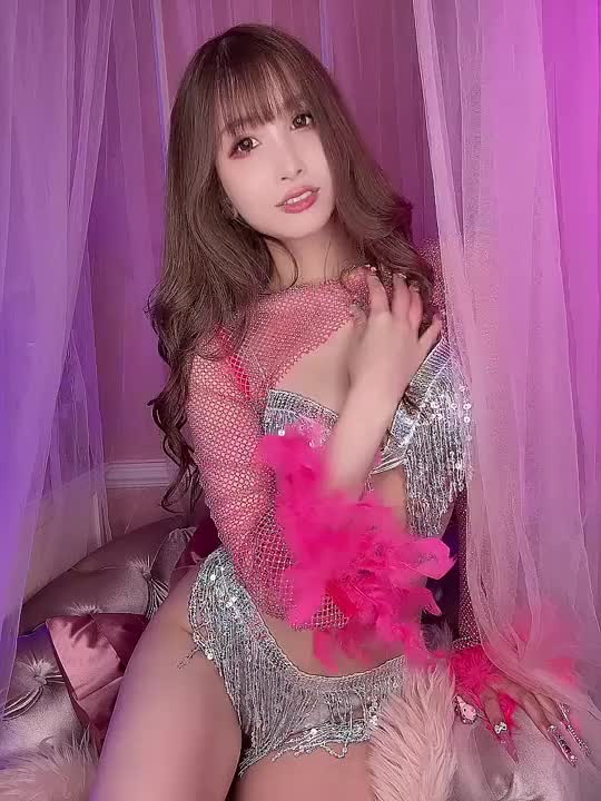 運動音痴だけど、お年玉くれたらもっと腰振っちゃうかもねぇえ🤪💖💖

Instagram @GINGIRA_CHIAKI
X @GINGIRA_CHIAKI3