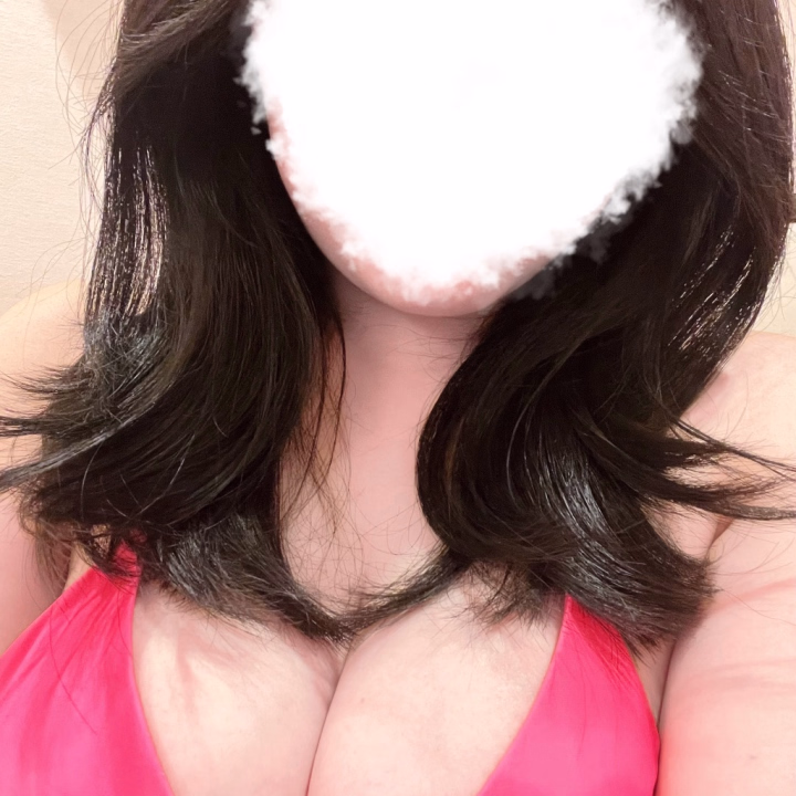 こんにちは☺️🩵

一週間ぶりの出勤です🙌🏻🙌🏻

先週の土日は推し活にし行ってきまして
すごく楽しかったしリフレッシュされました🥺

みんなは何してたのかな🙂？

今日から土曜日まで出勤なので
よかったら遊びに来てね🥺💓