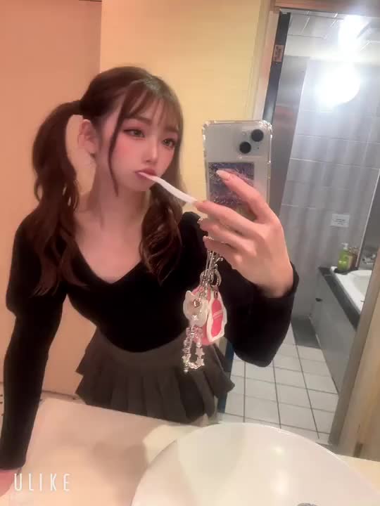 こんにちはえあですっ( ¯꒳ ¯ )ᐝ



乳首を責められるのが大好きなお兄さん達にもってこいの責められかた🫶🏻

他にも違う乳首の責めとシてるから
体験シてみてね🙈💭❤️


他にも色んなえっちなこと💗
できちゃいます😆


どんなこと事が好きか
沢山おしえてね❤️