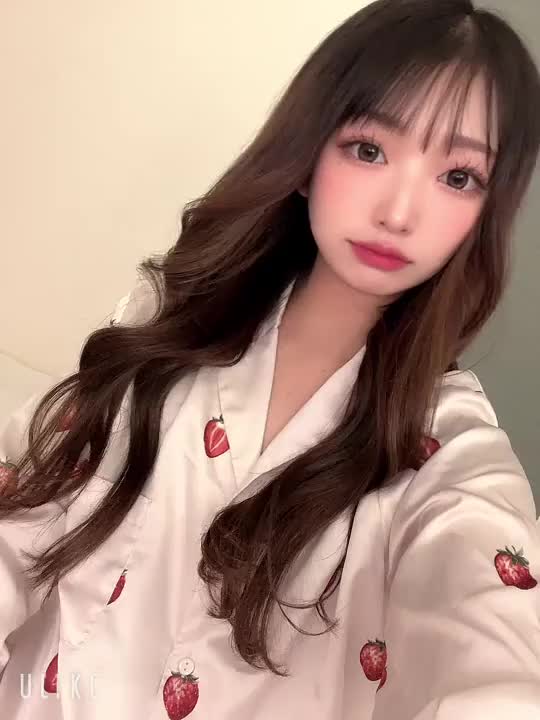 こんばんはえあですっ🌛

事前予約してくれたお兄さん、
本当にありがとうございます♡

モチベーションになるし
すごく幸せな気分になれます🥰


オプション付けてくれてるお兄さんも
本当にありがとうございます💗🎶


えっちな姿沢山見せちゃうと思うけど
しっかり堪能してね、、、？

アツアツおま●こで
お兄さんのこと興奮させちゃうよ❤️