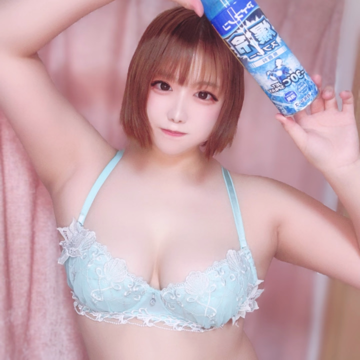 暑すぎるよ〜

汗止めの薬飲んでるけど顔だけ酷い🥺