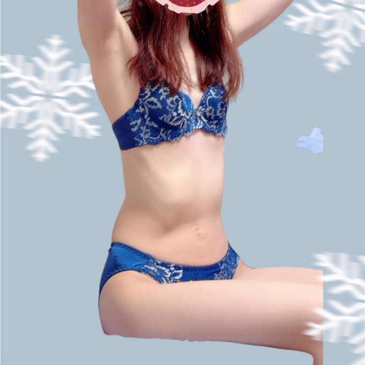 むつきです♡
本日は現役ナースのナースコスプレで出勤しています！

普段とはちょっと違う雰囲気で、
お話ししながらゆったり癒しの時間を過ごせたら嬉しいな🥰

感謝祭でもあるので、
日頃のありがとうの気持ちを込めてお待ちしてます🌸
気になったお兄さま、ぜひ会いに来てね♡