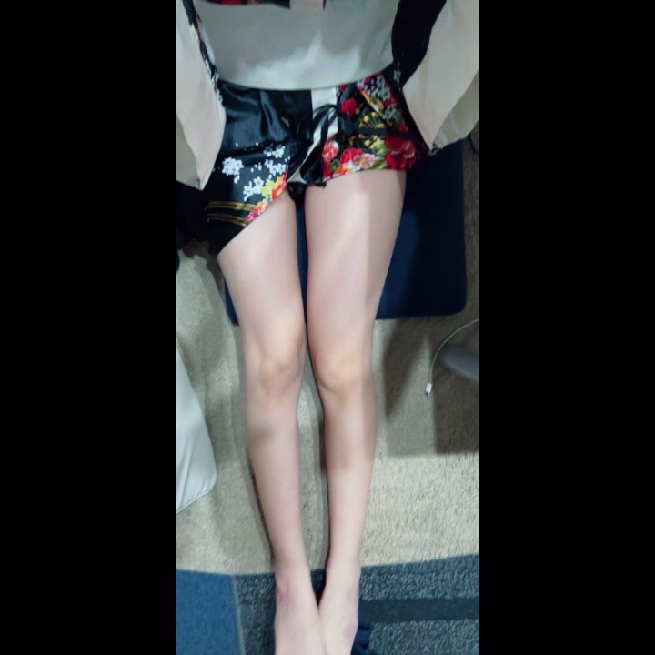 はじめましてさんへ♡
むつきのこと、紹介します！

前職は看護師をしていました👩‍⚕️
手足が長めで、すらっとしてるねって言われます。

Mで、ドキドキするとすぐ反応しちゃう体質…♡
おっとりした性格で、
笑った顔がいいねって褒めてもらえることが多いです☺️

ナースコスプレもあるよ♡
気になってくれたら、ぜひ会いに来てね💕
むつきとゆっくり甘い時間、過ごそ？