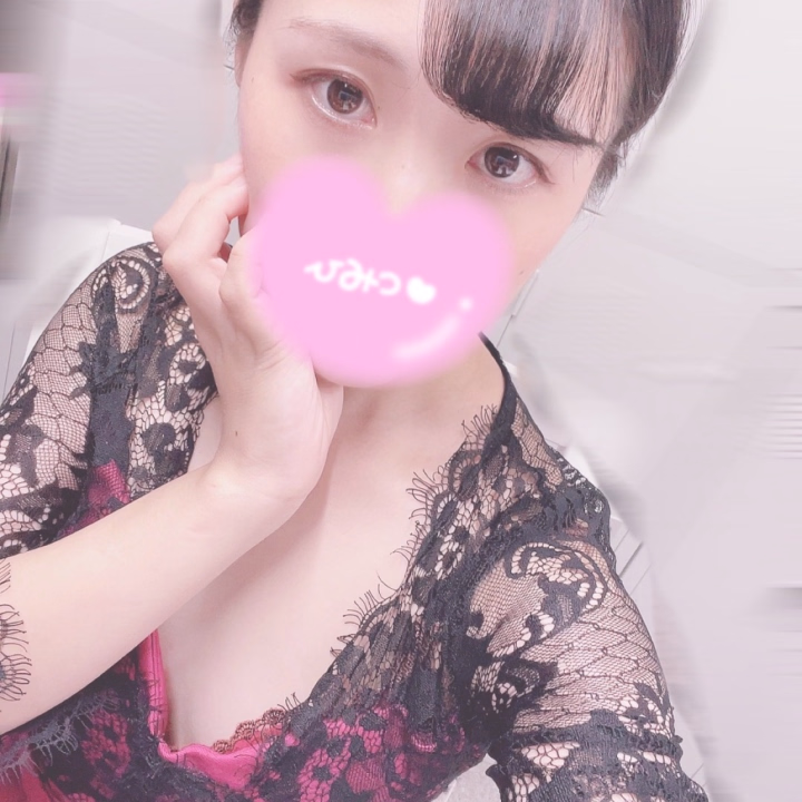 こんばんわ*☂︎*̣̩⋆̩えみるだよ⋆⸜🧡⸝‍⋆


今日も元気に出勤したよ！

明日は台風が来るみたいだね🌀
もう都内はパラパラ雨が降ってた😔

連日の暑さから暑さも落ち着いて
涼しい気温になったから
えみると一緒に温まり合おうね𓏸𓈒𓂃🫧

今日もラストまで待ってるよ𓂃🎀𓈒𓏸