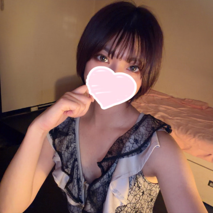 こんばんは🌙

急に暑くなって夏が来たんじゃないかと驚いてます😂
夏は虫がいっぱい出てきて苦手なので
早く過ぎてほしい気持ちがいっぱいです😅

夏が好きな方いたらすみません🥺

夏が苦手なのに水泳習っていて大好きなスポーツなんですよね😂😂
いつか夏を好きになれたらいいな😌

さて明日は
18:00〜23:00までいます！
よかったら会いにきてね🩷
