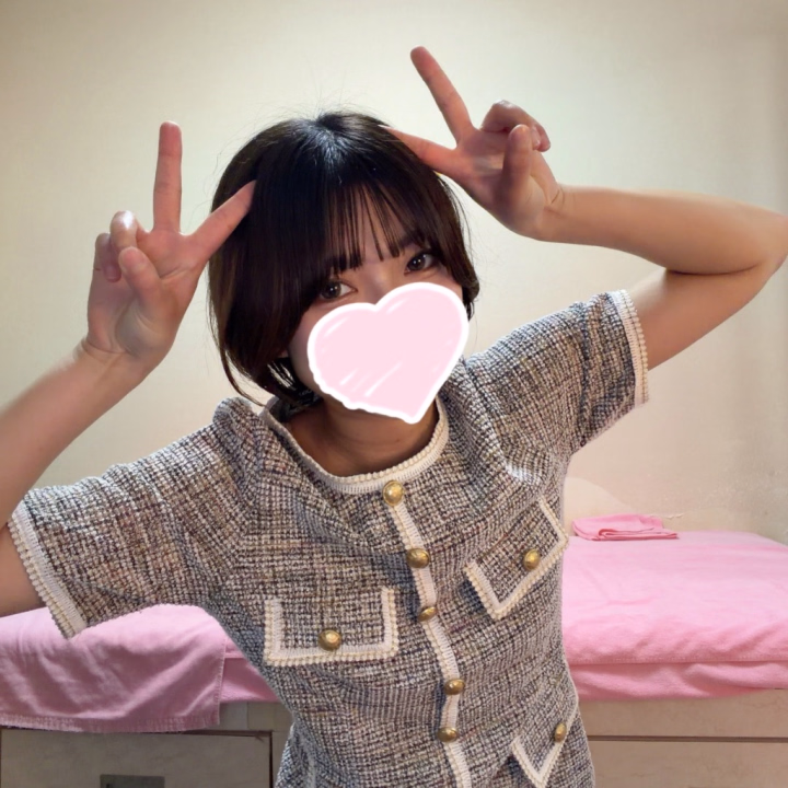 おはようございます☀️

今日は金曜日！華金ですね✨
ご飯屋さんとか結構混むけどワイワイしてて楽しい気分になってあゆかは好きです！

明日は7:00〜16:00までいます！
久しぶりの7時で起きれるか不安ですが
朝からあゆかといろんなことして過ごそうね💕