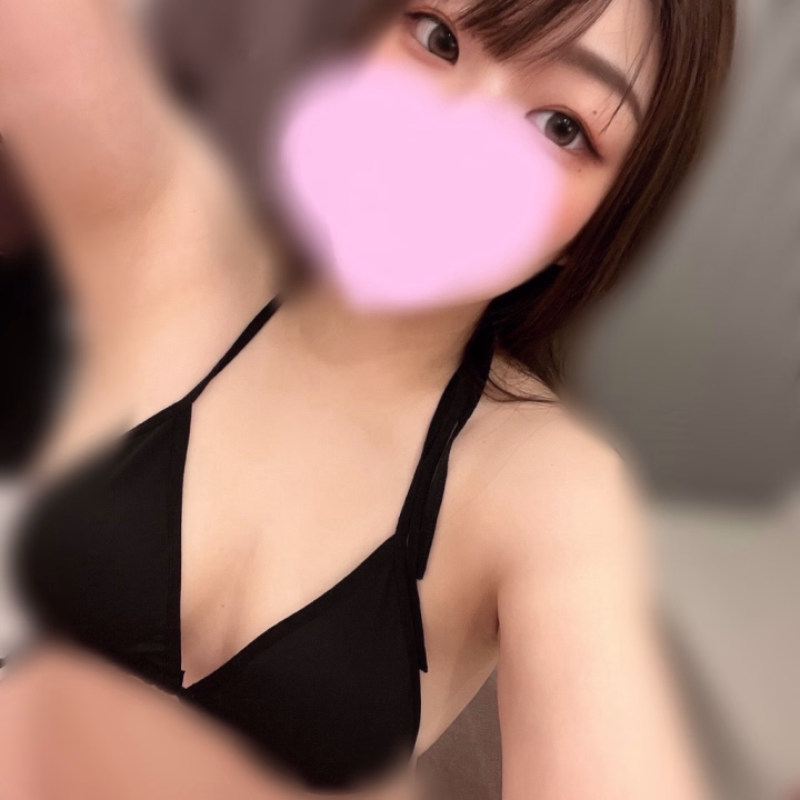 出勤してますぅうう🎊

膀胱炎かましてるのでたくさん
水分飲まないとぉおおお！！！

今日もたくさんマ◯トしましょーう✌️
暖かくてぬる活日和‼️