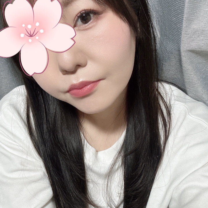 ちょっとだけメイクしてゆるい服着てお友達と遊んできます🎶
こういうなんでもなさそうで楽しみな一日があるから普段のお仕事頑張れるよねえ
どのお兄様も普段すごく忙しそうだから、ゆるく遊んだりのんびり過ごす日あるといいな😌
遊びたい1日の時にさくらがいますように🫶
次回出勤29日13時〜💕